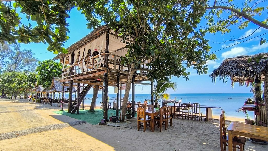 Lanta car rental service with free delivery on Koh Lanta